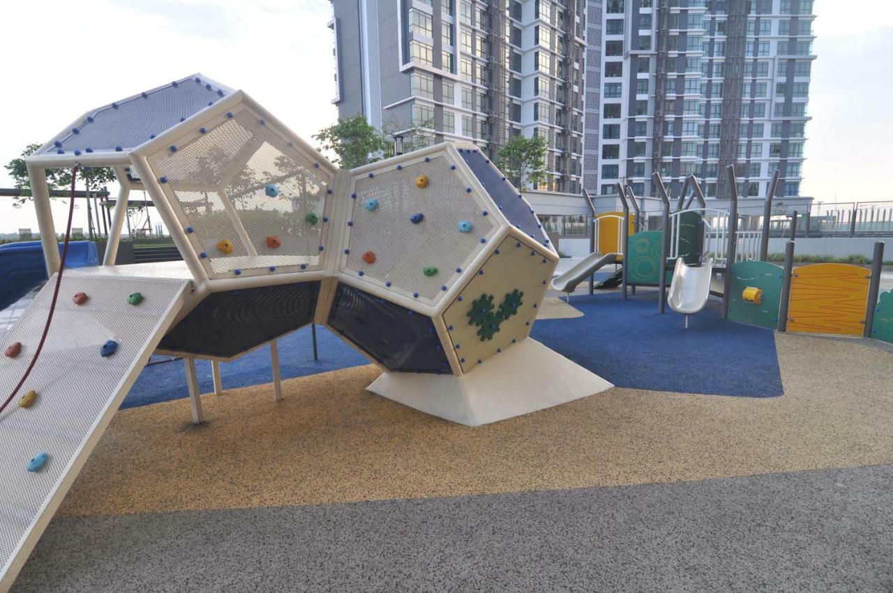 Kenwingston Square Garden By Idealhub Cyberjaya Eksteriør billede