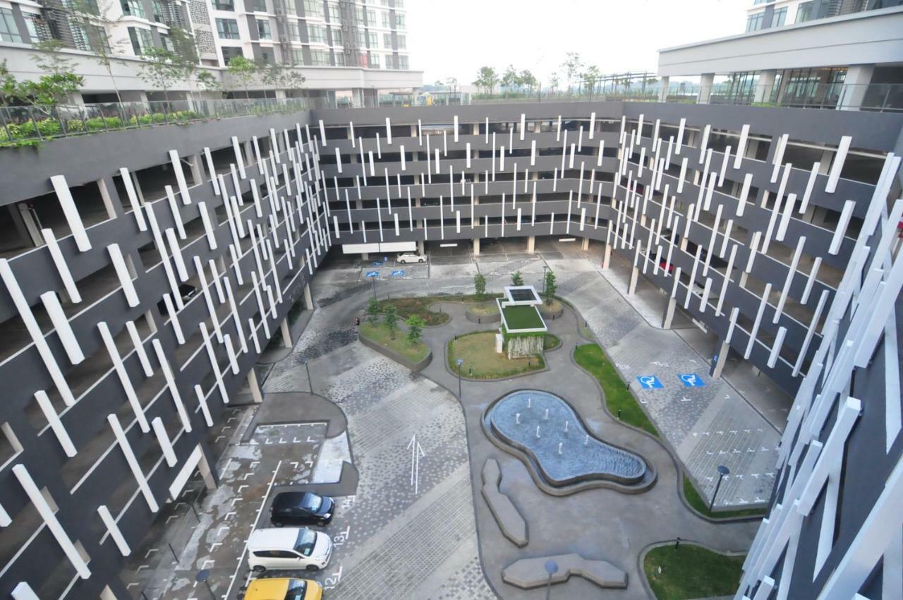 Kenwingston Square Garden By Idealhub Cyberjaya Eksteriør billede