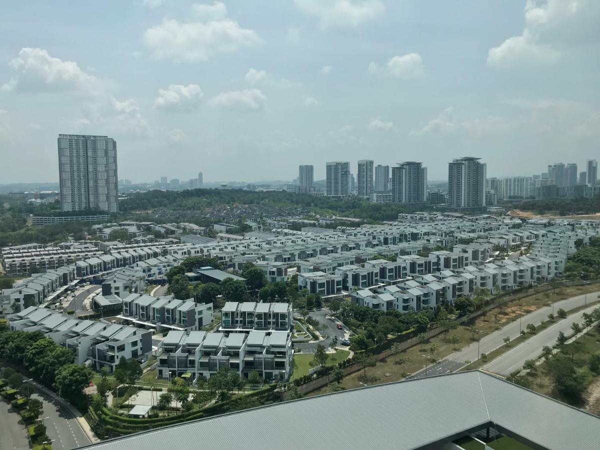 Kenwingston Square Garden By Idealhub Cyberjaya Eksteriør billede